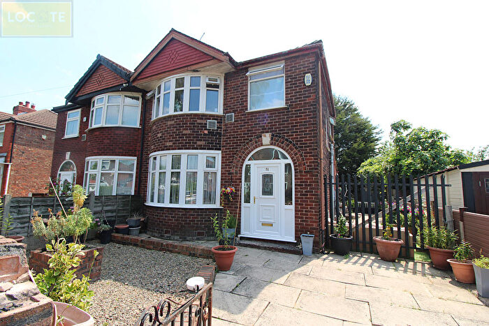 3 Bedroom Semi-Detached House For Sale In Lincoln Avenue, Stretford, M32