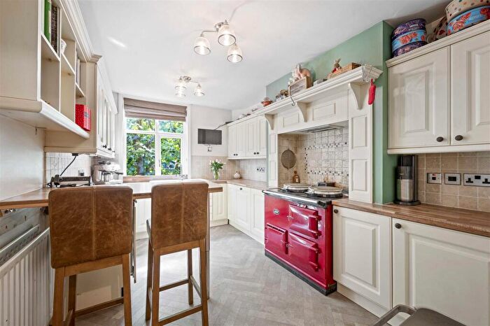 4 Bedroom Detached House For Sale In Stratford Road, Hockley Heath, Solihull, B94