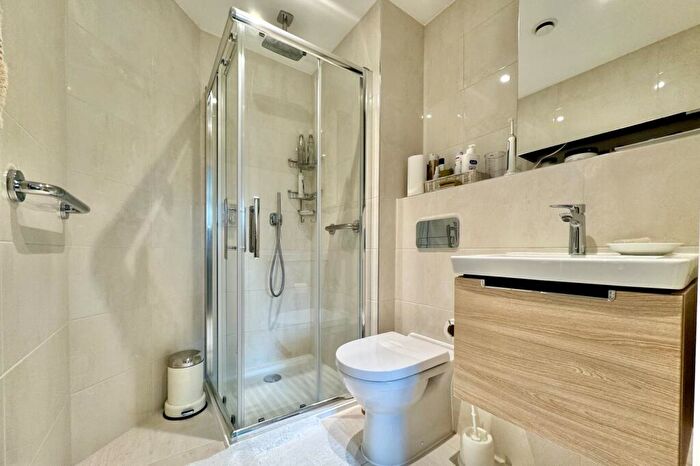 2 Bedroom Apartment For Sale In Yorktown Road, College Town, Sandhurst, GU47