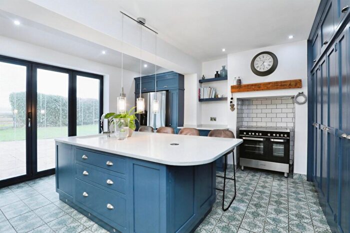 5 Bedroom Detached House For Sale In Gainsborough Road, Bole, Retford, DN22