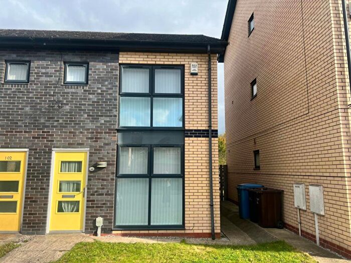 2 Bedroom Semi Detached House To Rent In Needlers Way, Hull, East Riding Of Yorkshire, HU5