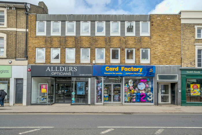 1 Bedroom Flat To Rent In High Street, St Neots, PE19