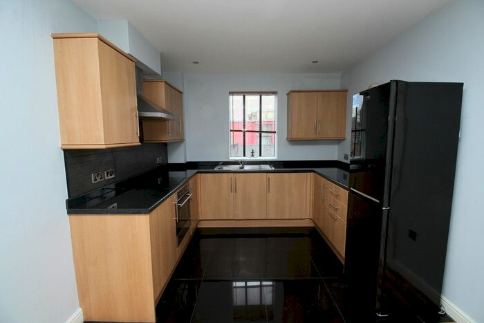 1 Bedroom Flat To Rent In Dock House, Dock Street HU1