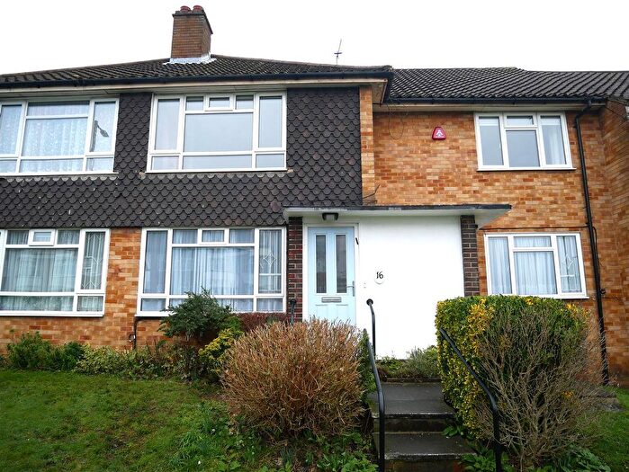 2 Bedroom Maisonette To Rent In St. Peter's Court, Queens Road Hendon, NW4