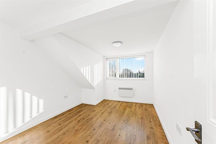 1 Bedroom Apartment For Sale In Exmouth Road, Walthamstow, E17