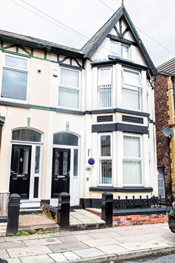 4 Bedroom Terraced House To Rent In Ferndale Road, Liverpool - Students /, L15