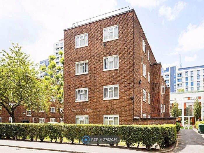 3 Bedroom Flat To Rent In Edgar House, London, SW8