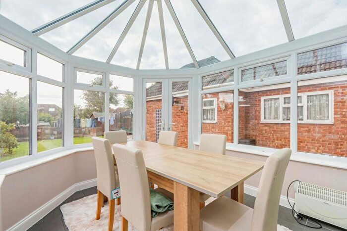 4 Bedroom Bungalow For Sale In Morelands Road, Waterlooville, Hampshire, PO7