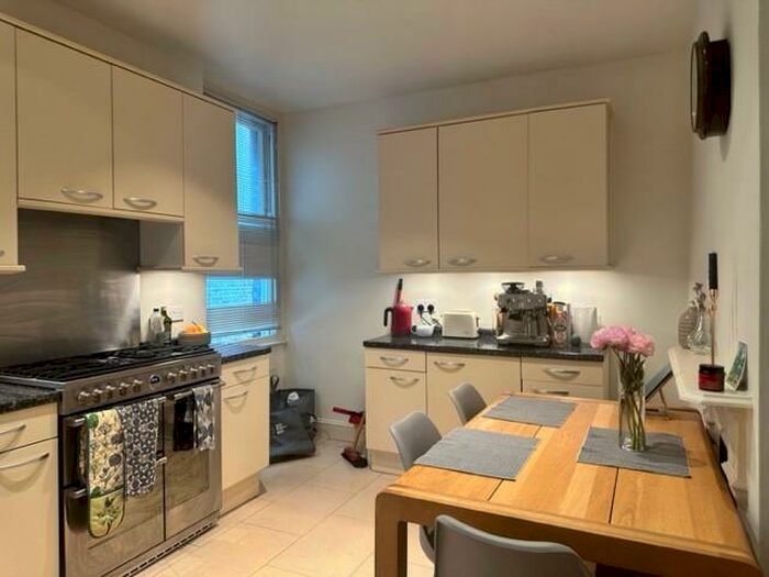 2 Bedroom Flat To Rent In Albert Palace Mansions, Lurline Gardens, London, SW11