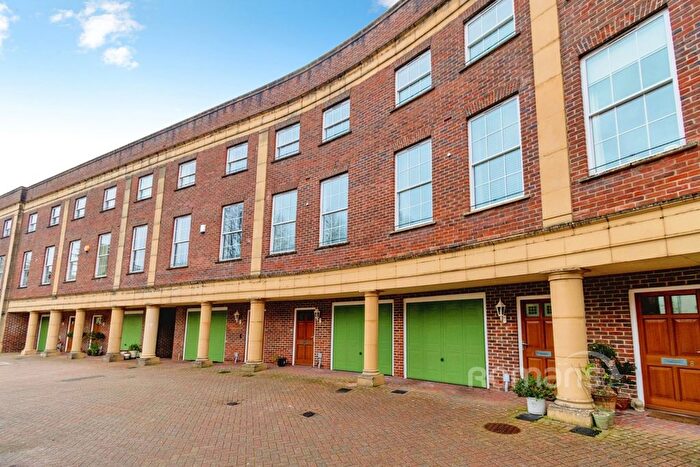 4 Bedroom Property To Rent In Bath Place, Winchester, SO22