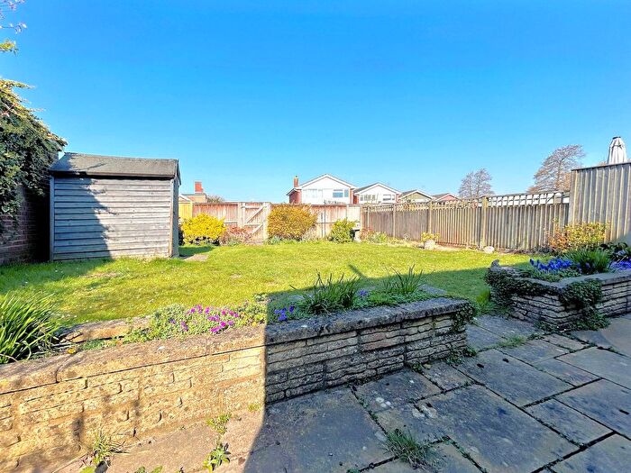 3 Bedroom Bungalow For Sale In Shannon Court, Thornbury, BS35
