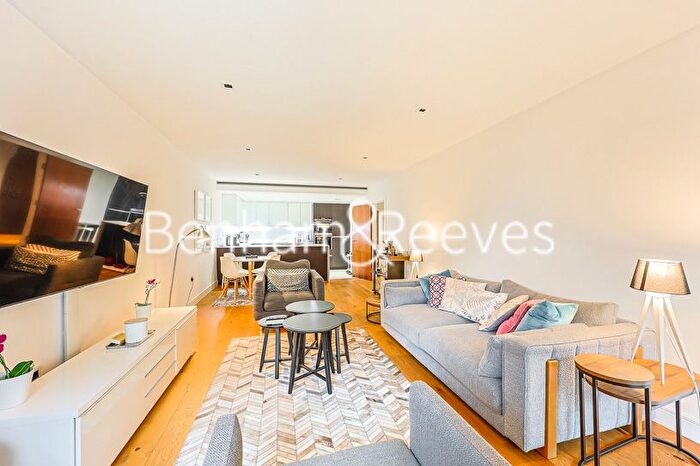2 Bedroom Flat To Rent In Kew Bridge Road, Brentford, TW8
