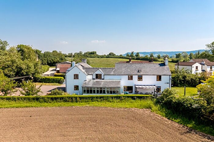 5 Bedroom Detached House For Sale In Bath Road, Eastington, GL10