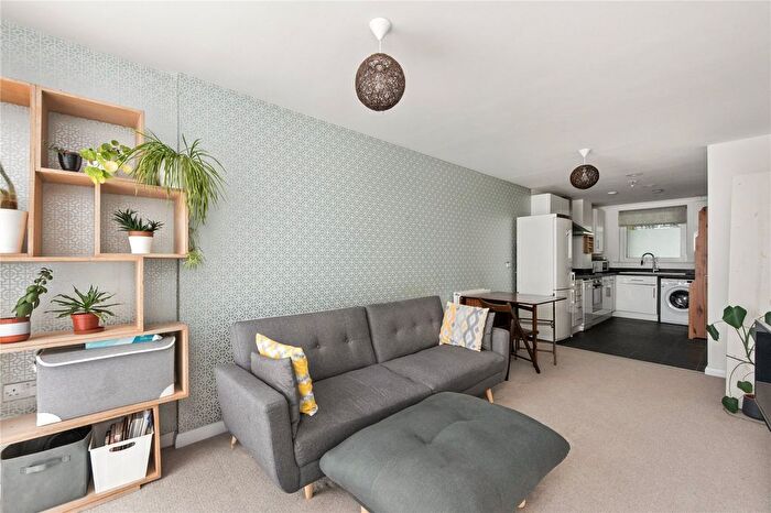 1 Bedroom Flat To Rent In Coppermill Heights, Ferry Lane, London, N17