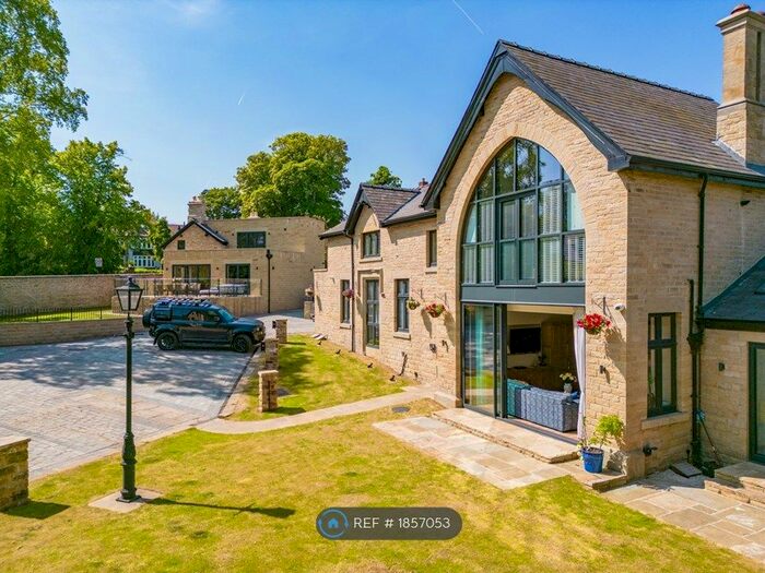 2 Bedroom Flat To Rent In Tapton Elms Coach House, Sheffield, S10