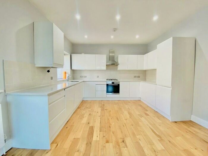 2 Bedroom Apartment To Rent In Gloucester Road, New Barnet, EN5