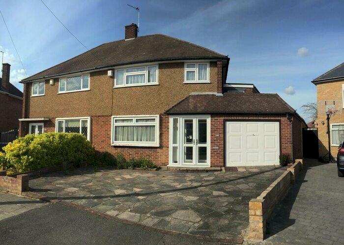 5 Bedroom Semi-Detached House To Rent In Freshwell Avenue, Romford, RM6