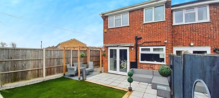 2 Bedroom End Of Terrace House For Sale In St. Pauls Close, Rochester, ME2