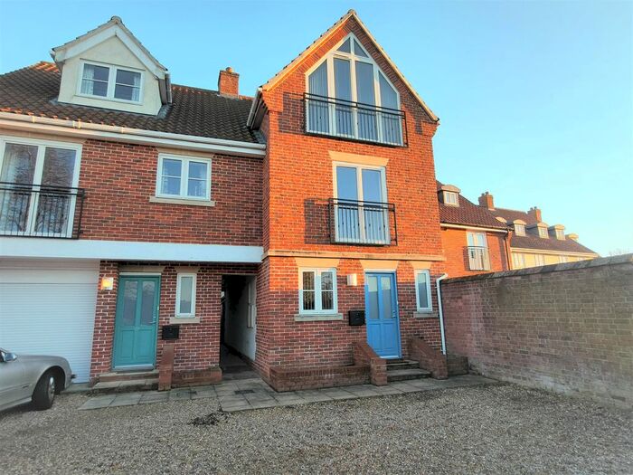 3 Bedroom Property To Rent In Eastgate Street, Bury St. Edmunds IP33