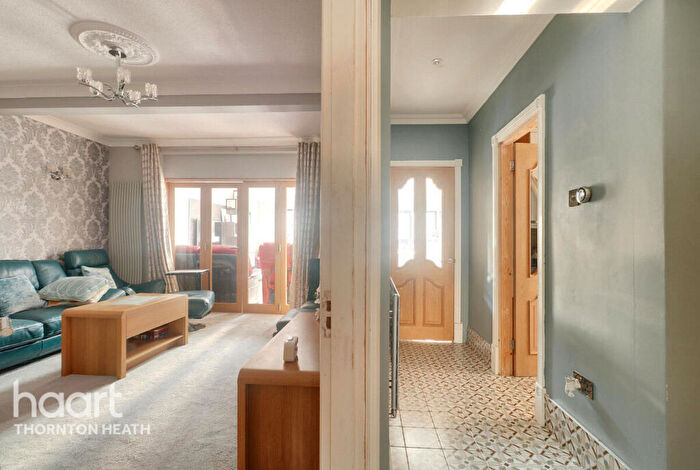 5 Bedroom Semi-Detached House For Sale In Dunheved Road South, Thornton Heath, CR7