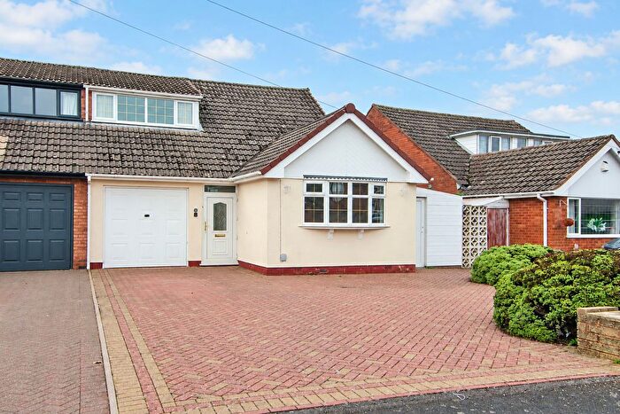 3 Bedroom Semi-Detached House For Sale In Larkspur Avenue, Burntwood, WS7