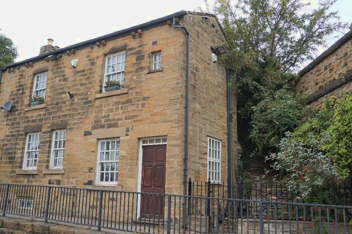 3 Bedroom End Of Terrace House To Rent In High Street, Leeds, LS27