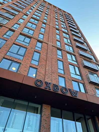 3 Bedroom Flat To Rent In Oxbow, Stephenson House, M5