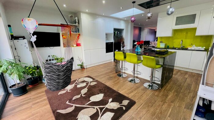 4 Bedroom Terraced House To Rent In Empire Road, Perivale, UB6