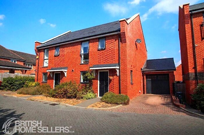 3 Bedroom Semi Detached House For Sale In Nightingale Way, Reading, Berkshire, RG30