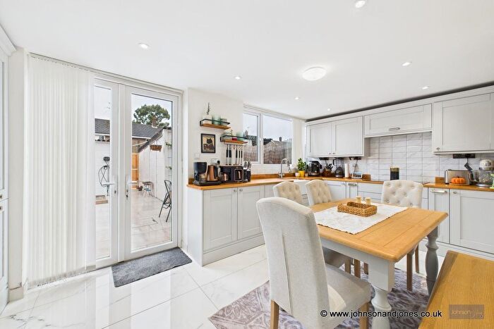 3 Bedroom Terraced House For Sale In Erkenwald Close, Chertsey, KT16