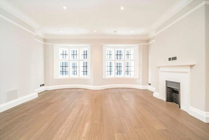 2 Bedroom Flat To Rent In Young Street, Kensington, W8