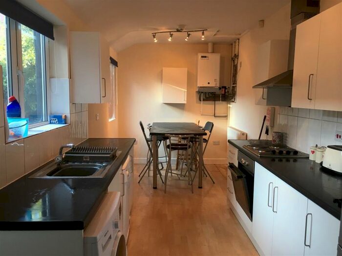 6 Bedroom Terraced House To Rent In West Parade, Lincoln, LN1