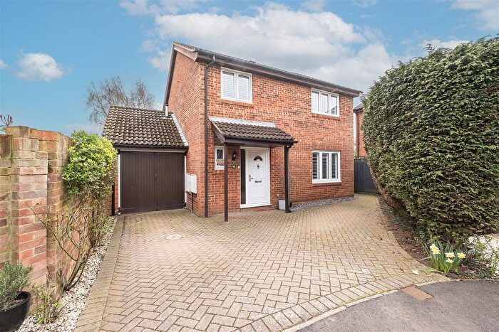 4 Bedroom Detached House For Sale In Camberley Place, Harpenden, AL5