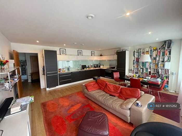 3 Bedroom Flat To Rent In Cube Apartments, London, SW11