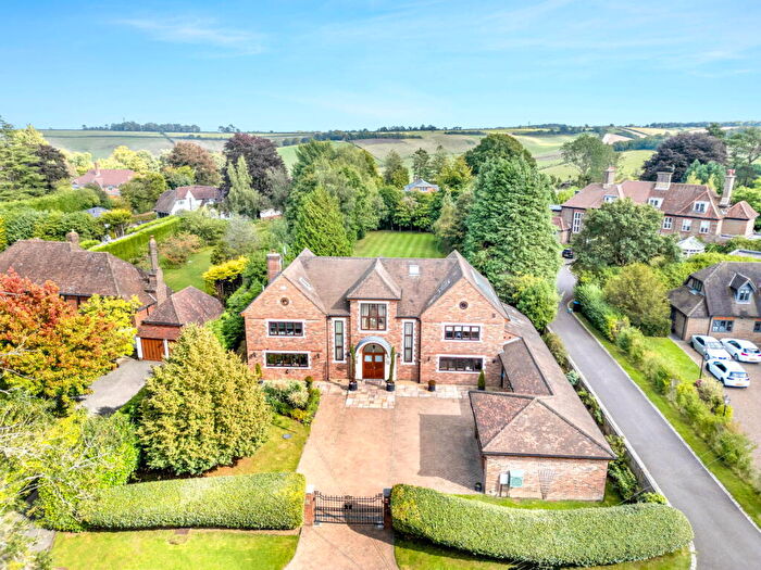 5 Bedroom Detached House To Rent In High Drive, Woldingham, CR3