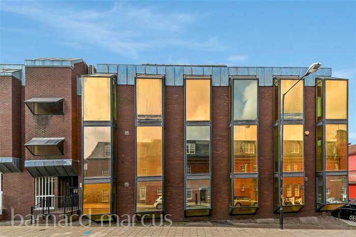 1 Bedroom Flat To Rent In Lewis Road, Richmond, TW10