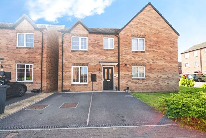 3 Bedroom Semi Detached House For Sale In Library Park, Barnsley, S70