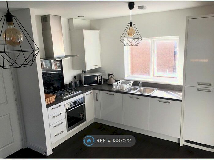 1 Bedroom Flat To Rent In Garnet Road, Erith, DA8