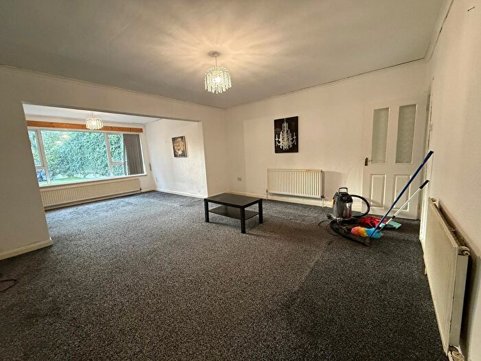 4 Bedroom Detached House To Rent In Romford, RM6