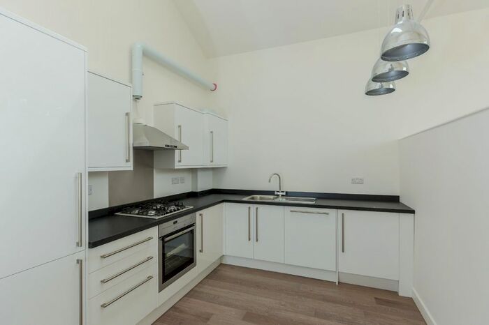 2 Bedroom Flat To Rent In Chalfont Station Road, Little Chalfont, Amersham, HP7