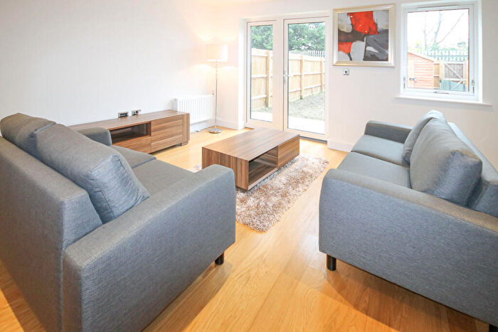 4 Bedroom Semi Detached House To Rent In Fairthorn Road, Charlton, SE7