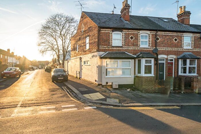 3 Bedroom End Of Terrace House For Sale In Earley, Berkshire, RG6