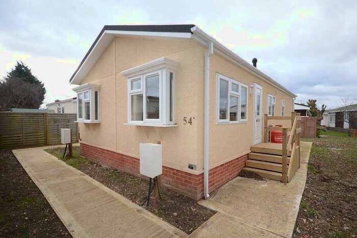 1 Bedroom Park Home To Rent In Mere Oak Lane, Three Mile Cross, RG7