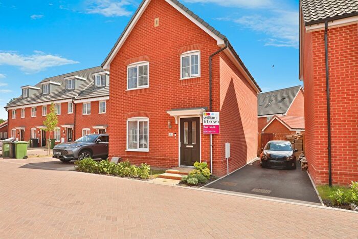 3 Bedroom Detached House For Sale In Whitebeam Way, Dereham, NR20