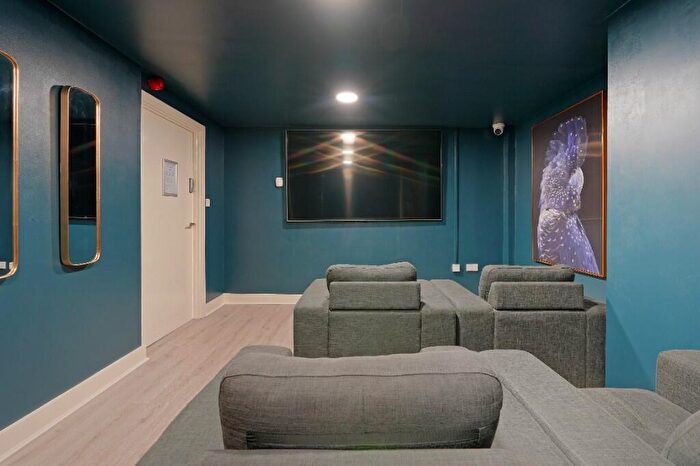 2 Bedroom Apartment To Rent In West One Apartments, Fitzwilliam Street, Sheffield, S1