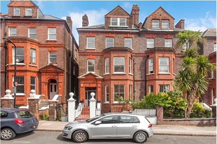 2 Bedroom Flat To Rent In Frognal, London, NW3