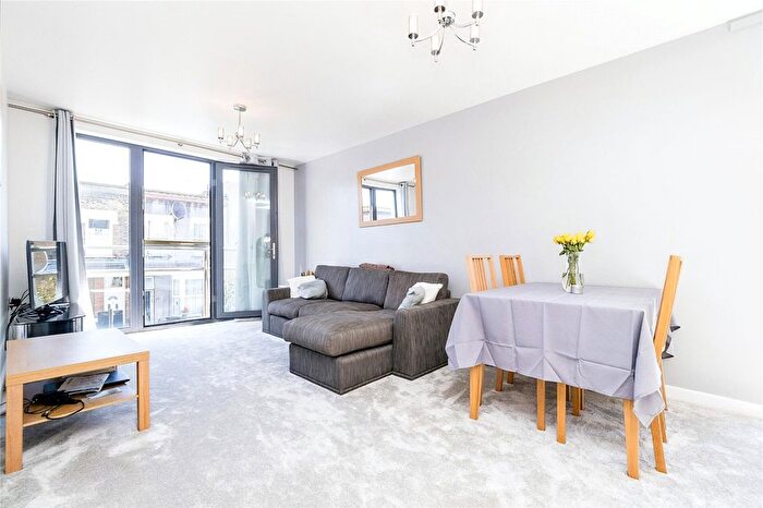 2 Bedroom Flat For Sale In Maitland Road, London, E15