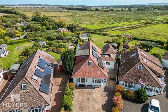 4 Bedroom Bungalow For Sale In Bestwall Crescent, Wareham, BH20