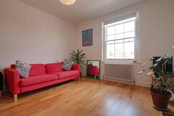 2 Bedroom Flat To Rent In Welwyn Street, E2