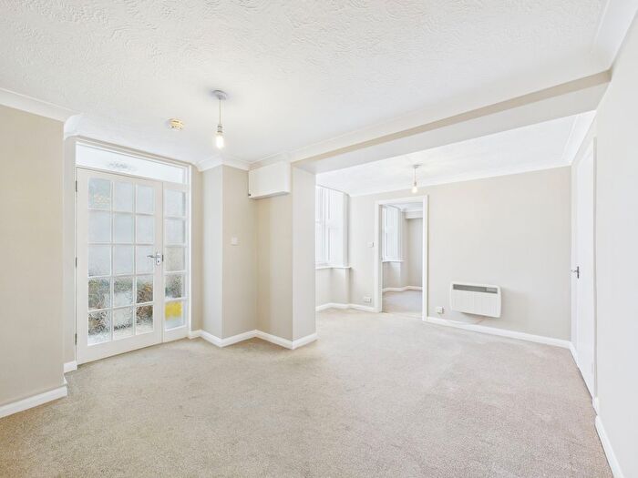 1 Bedroom Flat To Rent In Heene Court Mansions, Heene Terrace, BN11